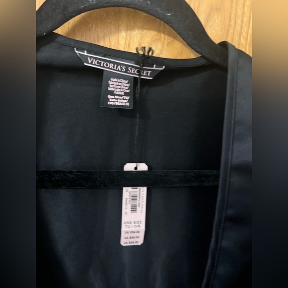 Victoria's Secret Black Oversized Tie Front LOVE Robe OSFM - Picture 3 of 6